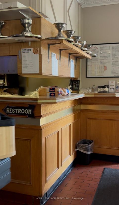 Photo 13 at 164 The Esplanade Avenue, Waterfront Communities C8, Toronto