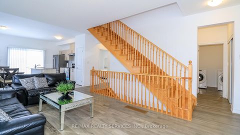 Photo 8 at 1 Harvest Crescent, Shore, Barrie