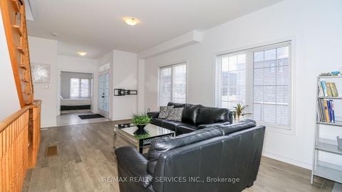 Photo 10 at 1 Harvest Crescent, Shore, Barrie