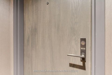 Photo 2 at 1002 - 426 University Avenue, Chinatown, Toronto