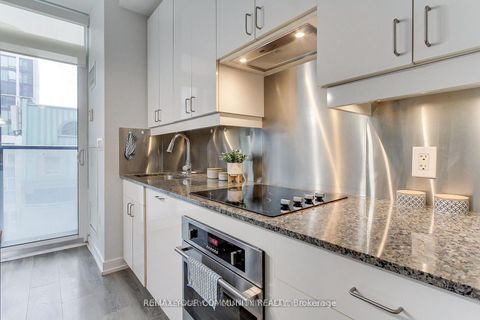 Photo 6 at 1002 - 426 University Avenue, Chinatown, Toronto