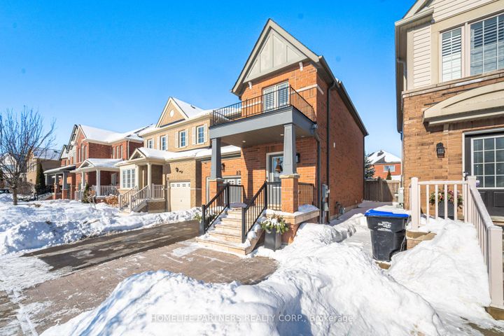 Photo 4 at 82 Orr Drive, Bradford, Bradford West Gwillimbury