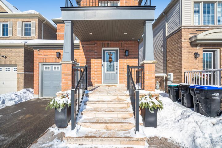 Photo 5 at 82 Orr Drive, Bradford, Bradford West Gwillimbury