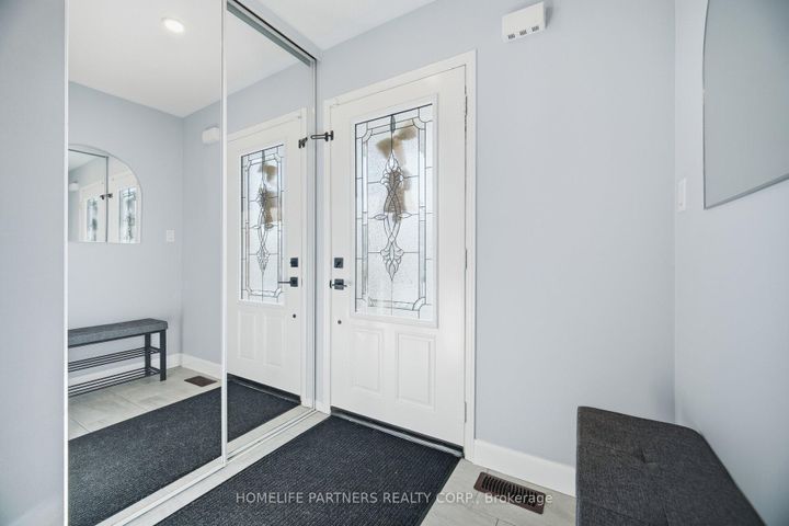 Photo 6 at 82 Orr Drive, Bradford, Bradford West Gwillimbury