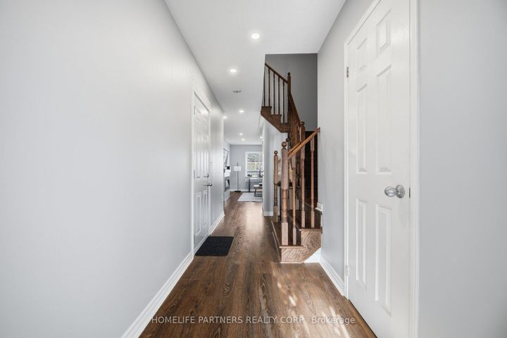 Photo 7 at 82 Orr Drive, Bradford, Bradford West Gwillimbury