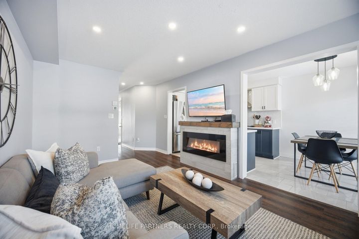 Photo 9 at 82 Orr Drive, Bradford, Bradford West Gwillimbury