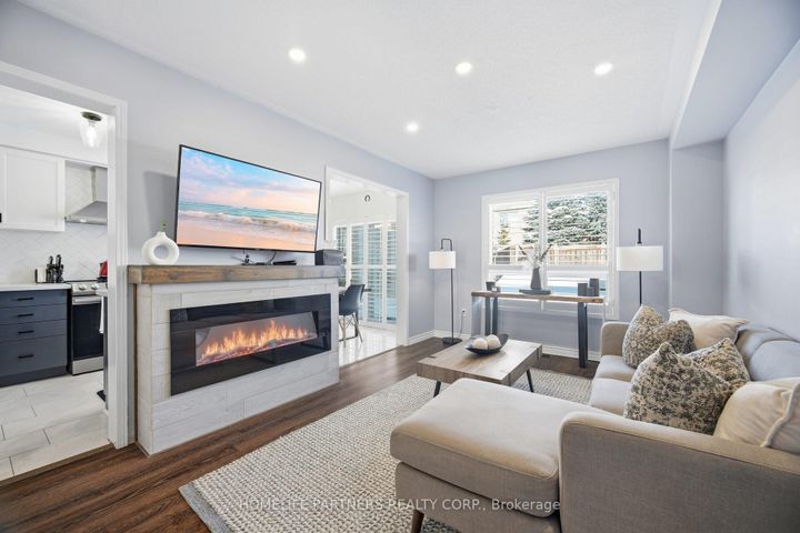 Photo 11 at 82 Orr Drive, Bradford, Bradford West Gwillimbury