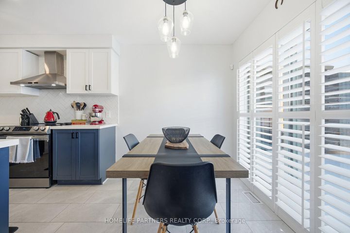 Photo 12 at 82 Orr Drive, Bradford, Bradford West Gwillimbury