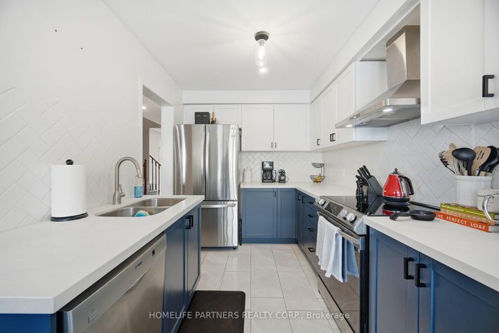 Photo 16 at 82 Orr Drive, Bradford, Bradford West Gwillimbury