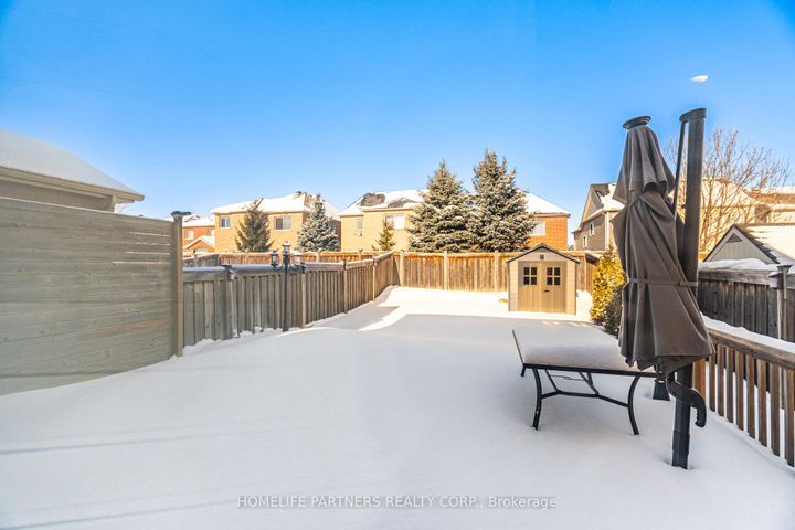 Photo 31 at 82 Orr Drive, Bradford, Bradford West Gwillimbury