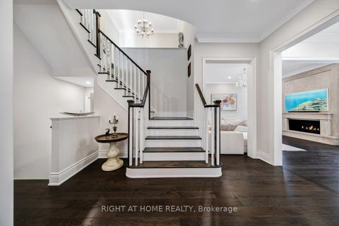 Photo 13 at 38 Menotti Drive, Oak Ridges, Richmond Hill