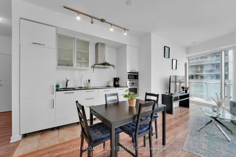 Photo 4 at 2307 - 12 York Street, Waterfront Communities C1, Toronto