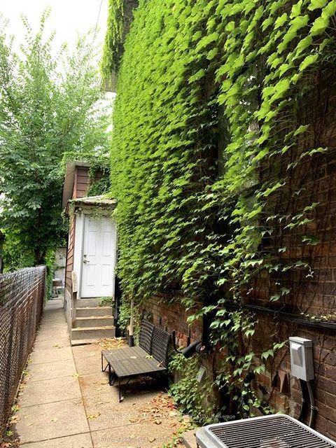 Photo 3 at 464 Euclid Avenue, Little Italy, Toronto