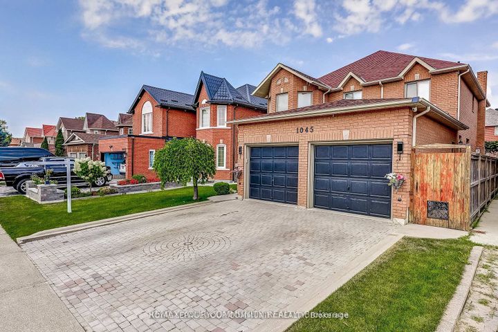 Photo 1 at 1045 Sherwood Mills Boulevard, East Credit, Mississauga