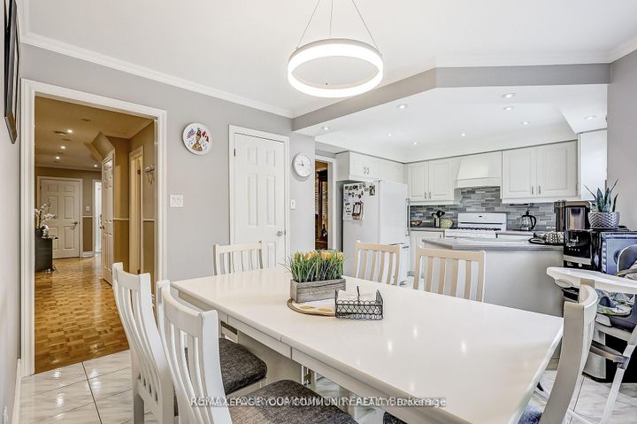 Photo 14 at 1045 Sherwood Mills Boulevard, East Credit, Mississauga