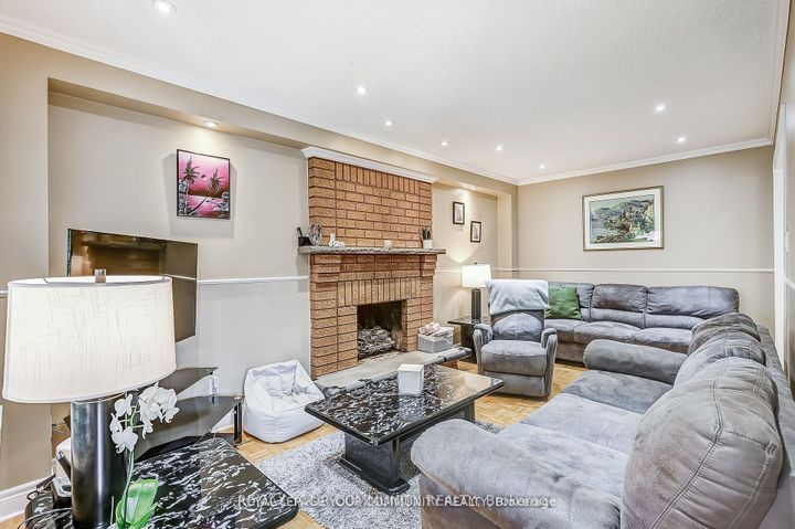 Photo 15 at 1045 Sherwood Mills Boulevard, East Credit, Mississauga