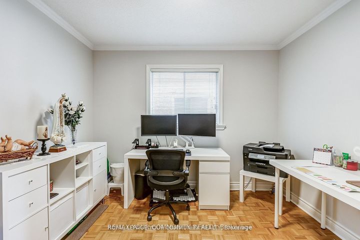 Photo 19 at 1045 Sherwood Mills Boulevard, East Credit, Mississauga