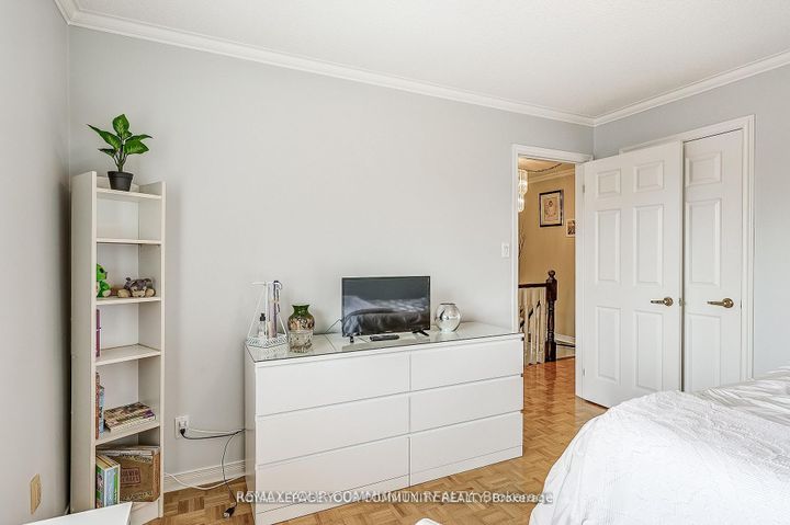 Photo 26 at 1045 Sherwood Mills Boulevard, East Credit, Mississauga