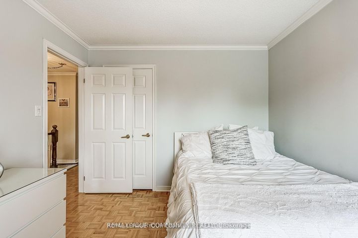 Photo 27 at 1045 Sherwood Mills Boulevard, East Credit, Mississauga