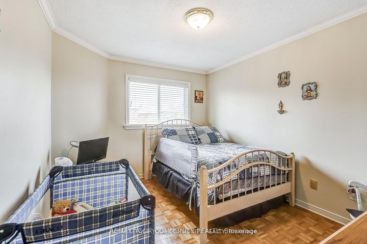Photo 30 at 1045 Sherwood Mills Boulevard, East Credit, Mississauga