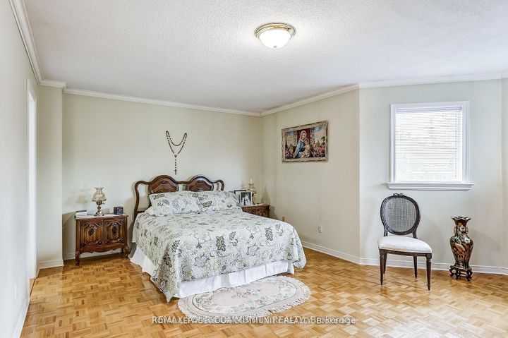 Photo 31 at 1045 Sherwood Mills Boulevard, East Credit, Mississauga