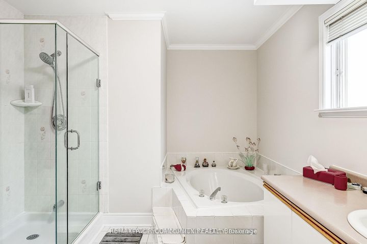 Photo 33 at 1045 Sherwood Mills Boulevard, East Credit, Mississauga