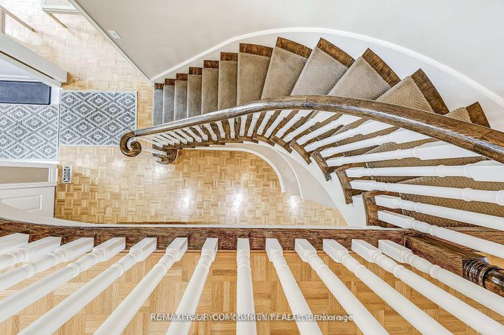 Photo 34 at 1045 Sherwood Mills Boulevard, East Credit, Mississauga