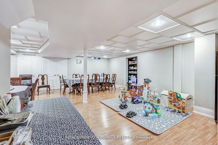 Photo 35 at 1045 Sherwood Mills Boulevard, East Credit, Mississauga