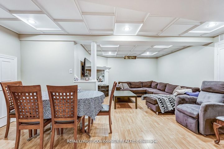 Photo 37 at 1045 Sherwood Mills Boulevard, East Credit, Mississauga