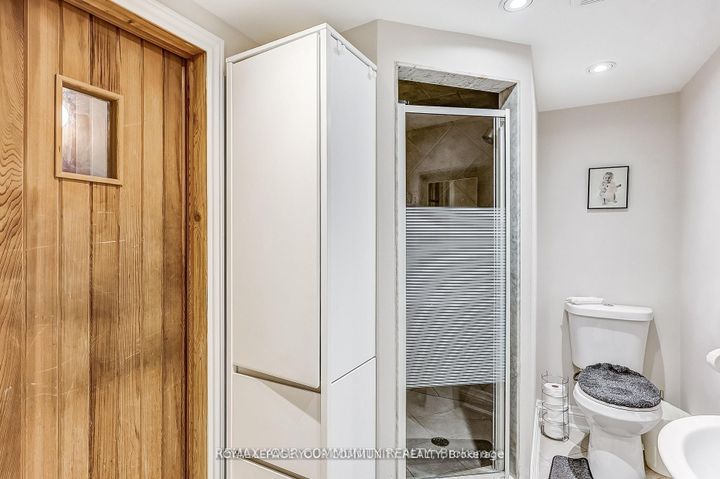 Photo 39 at 1045 Sherwood Mills Boulevard, East Credit, Mississauga