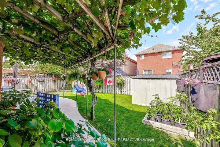 Photo 41 at 1045 Sherwood Mills Boulevard, East Credit, Mississauga