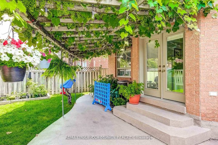 Photo 42 at 1045 Sherwood Mills Boulevard, East Credit, Mississauga