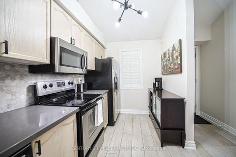 Photo 5 at 164 - 85 Bristol Road E, Hurontario, Mississauga