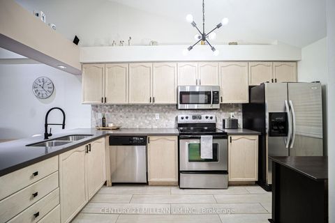 Photo 6 at 164 - 85 Bristol Road E, Hurontario, Mississauga