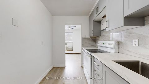Photo 6 at 126 - 10 Eddystone Avenue, Jane Heights, Toronto