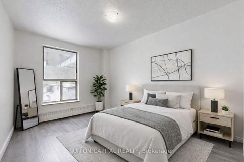 Photo 9 at 126 - 10 Eddystone Avenue, Jane Heights, Toronto