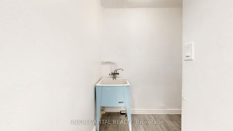 Photo 13 at 126 - 10 Eddystone Avenue, Jane Heights, Toronto