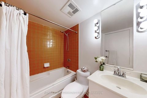 Photo 12 at 124 - 415 Jarvis Street, South St. James Town, Toronto