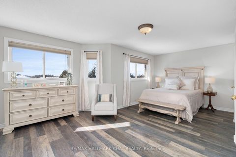 Photo 11 at 12 Muir Drive, Ardagh, Barrie