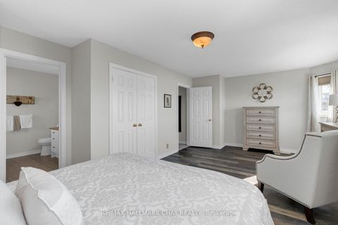 Photo 12 at 12 Muir Drive, Ardagh, Barrie