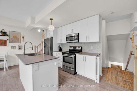 Photo 3 at 312 - 639 Lawrence Avenue W, Lawrence, Toronto