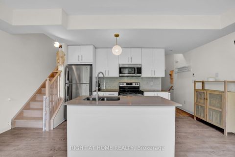 Photo 4 at 312 - 639 Lawrence Avenue W, Lawrence, Toronto
