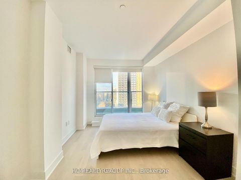 Photo 4 at 3208 - 955 Bay Street, Bay Street Corridor, Toronto