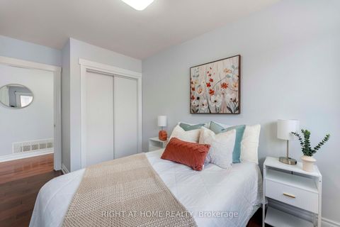 Photo 12 at 608 Mccowan Road, Bendale, Toronto