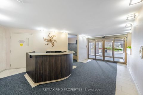 Photo 2 at 403 - 20 Edgecliffe Golfway, Flemingdon Park, Toronto