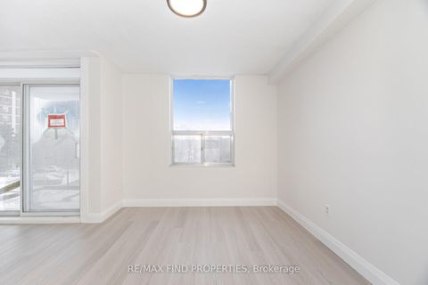 Photo 11 at 403 - 20 Edgecliffe Golfway, Flemingdon Park, Toronto