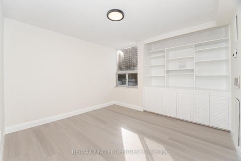 Photo 21 at 403 - 20 Edgecliffe Golfway, Flemingdon Park, Toronto