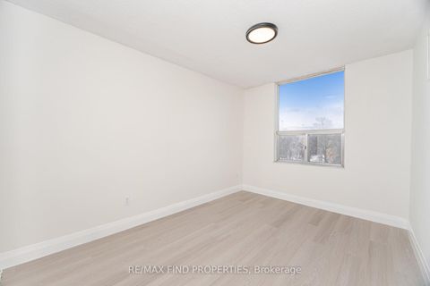 Photo 23 at 403 - 20 Edgecliffe Golfway, Flemingdon Park, Toronto