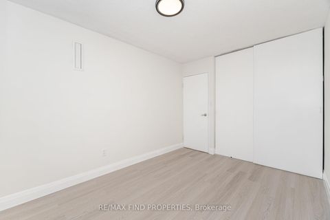 Photo 24 at 403 - 20 Edgecliffe Golfway, Flemingdon Park, Toronto