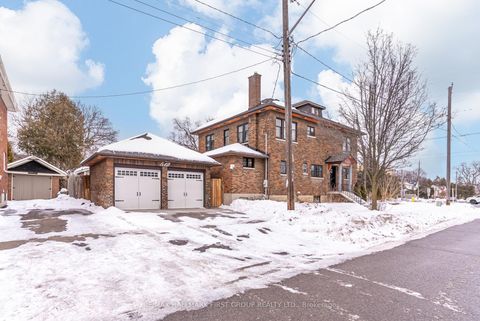 Photo 1 at 512 Simcoe Street N, Central, Oshawa